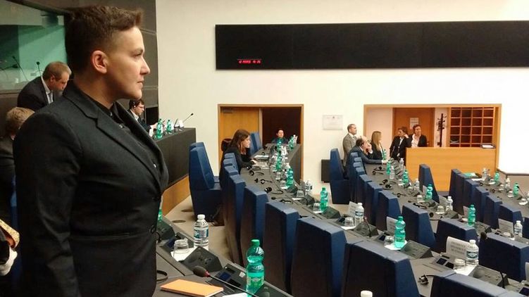 Надежду Савченко обвинили в побеге в Россию и она была вынуждена опубликовать фото из Страсбурга, фото: facebook.com/Savchenko.Nadiia/