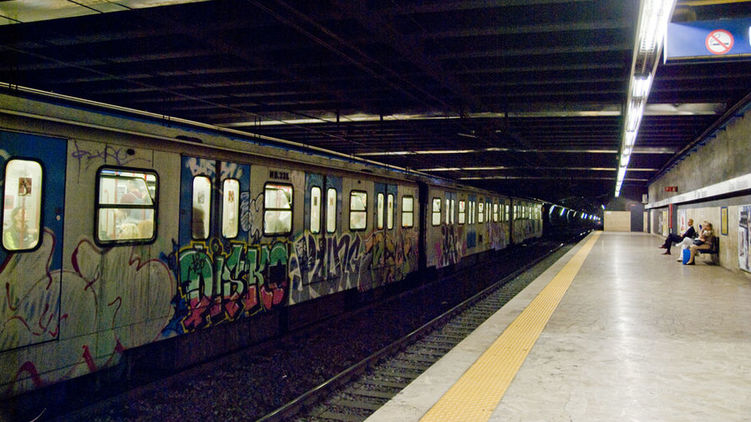 Римское метро, в котором случился инцидент