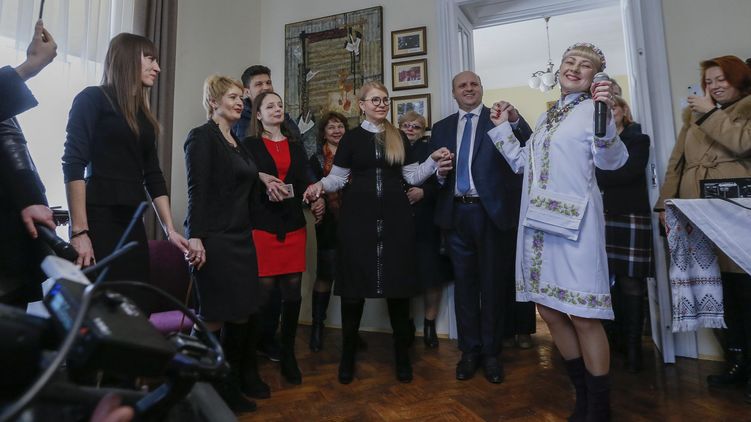 Юлия Тимошенко спела 