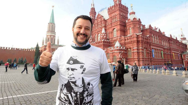 Осенью Италию может возглавить Сальвини, который фотографировался в футболке с Путиным в Москве 