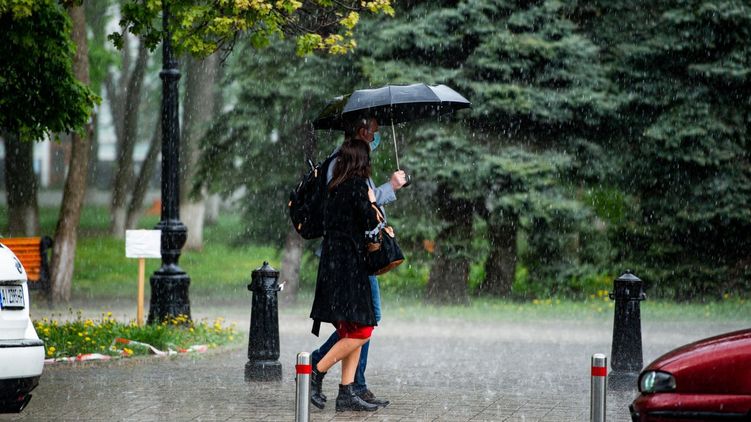 Дождь в Киеве. Фото: Страна