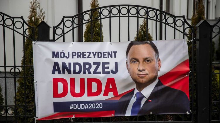Президентская кампания в Польше оказалась под угрозой из-за эпидемии