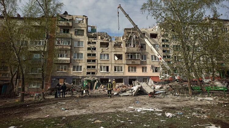 Будинок у Слов'янську після удару РФ. Фото ДСНС