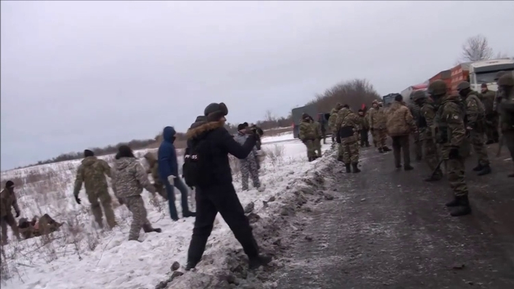 Первые попытки разгона блокады Донбасса неизвестными 