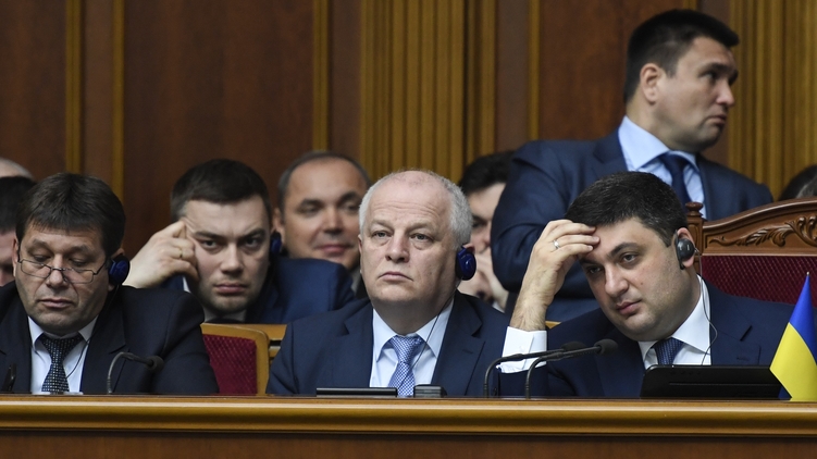 К правительству Владимира Гройсмана (крайний справа) возникли первые серьезные кадровые претензии, фото: официальный сайт Кабинета министров Украины, kmu.gov.ua
