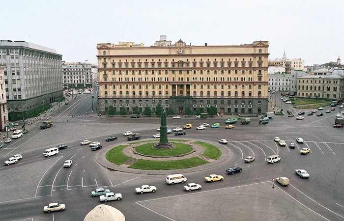 памятник Дзержинскому на Лубянке