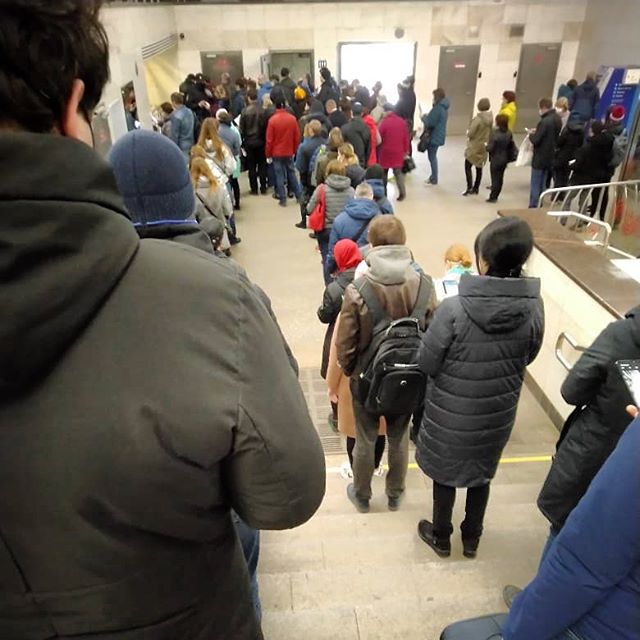 Очередь в московском метро. Фото: Instagram