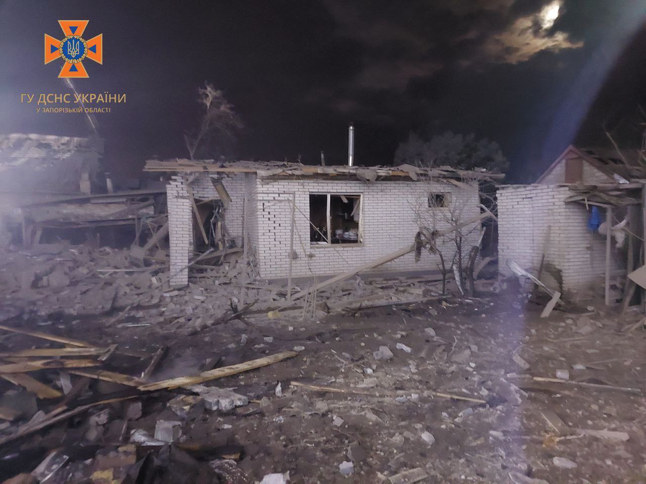 фото последствий российской атаки по Запорожью