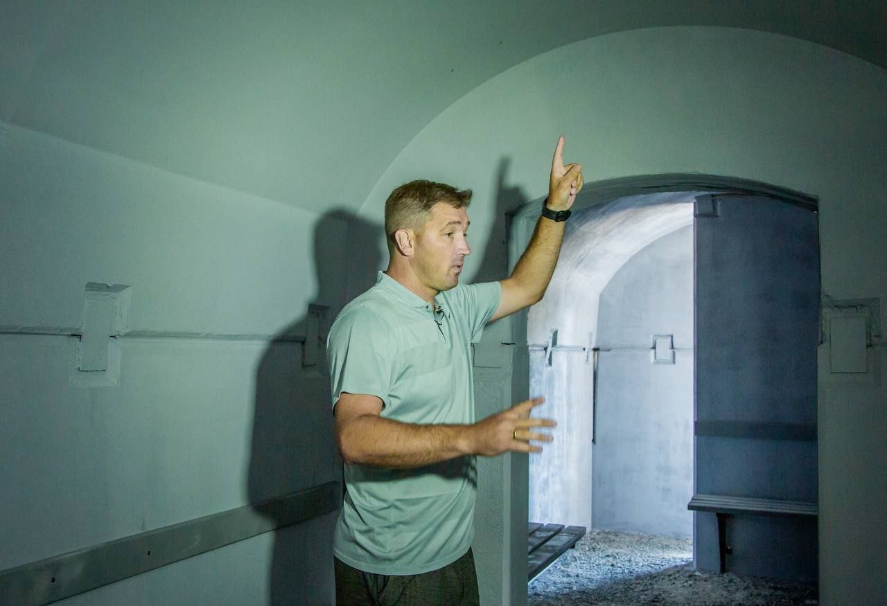 У Києві встановили перше мобільне бетонне укриття
