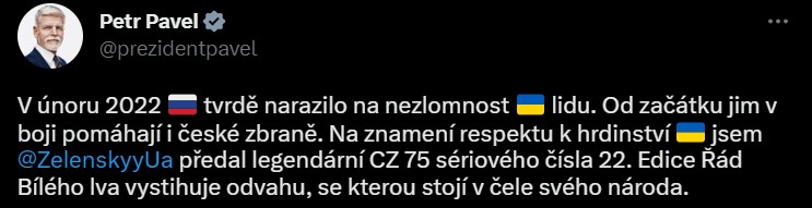 Зеленському подарували пістолет