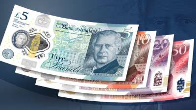 Фото банкнот 5 фунтов с изображением короля Карла III. Источник - Телеграм